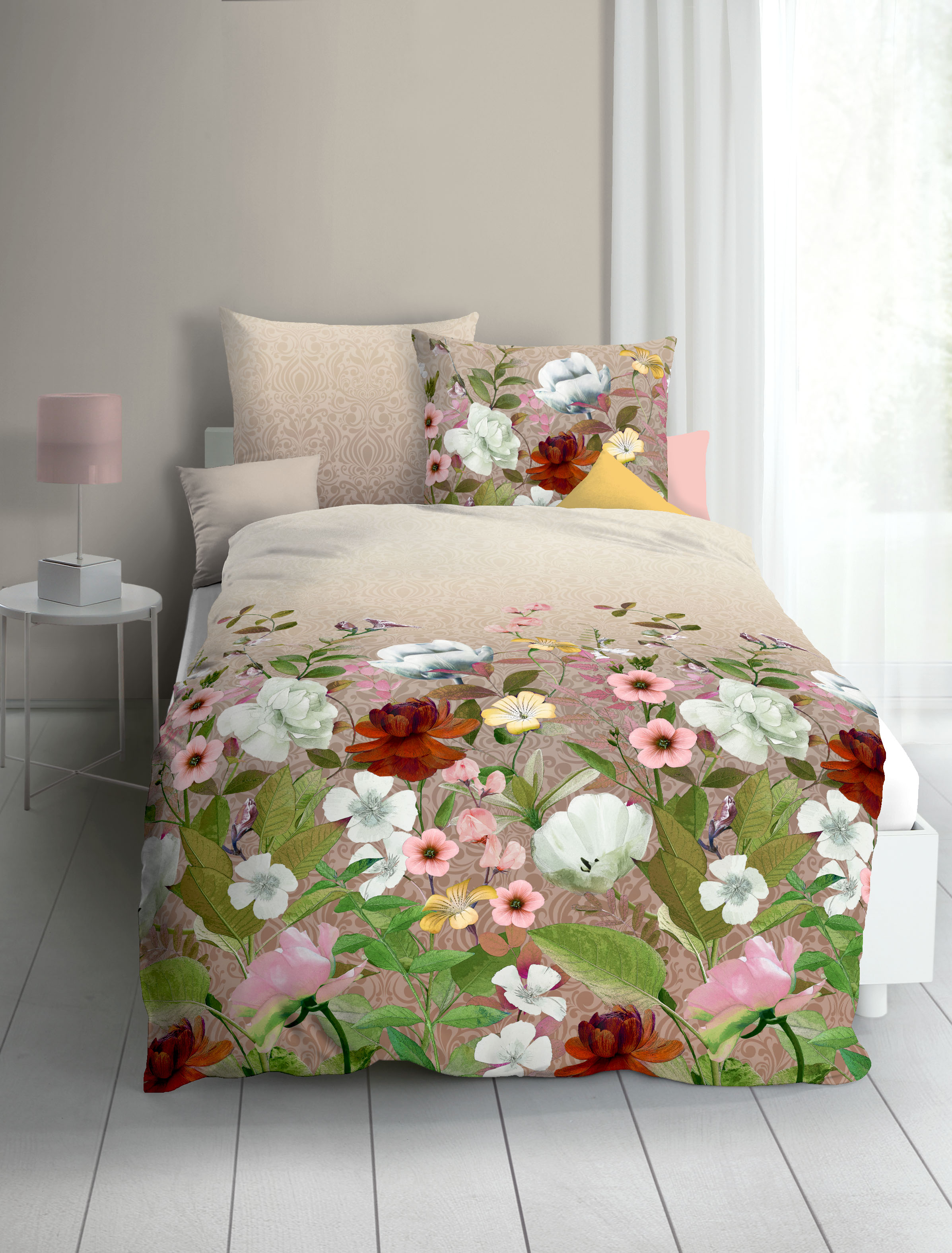 Mako Satin Bettwäsche mit Blumen-Motiv in Natur