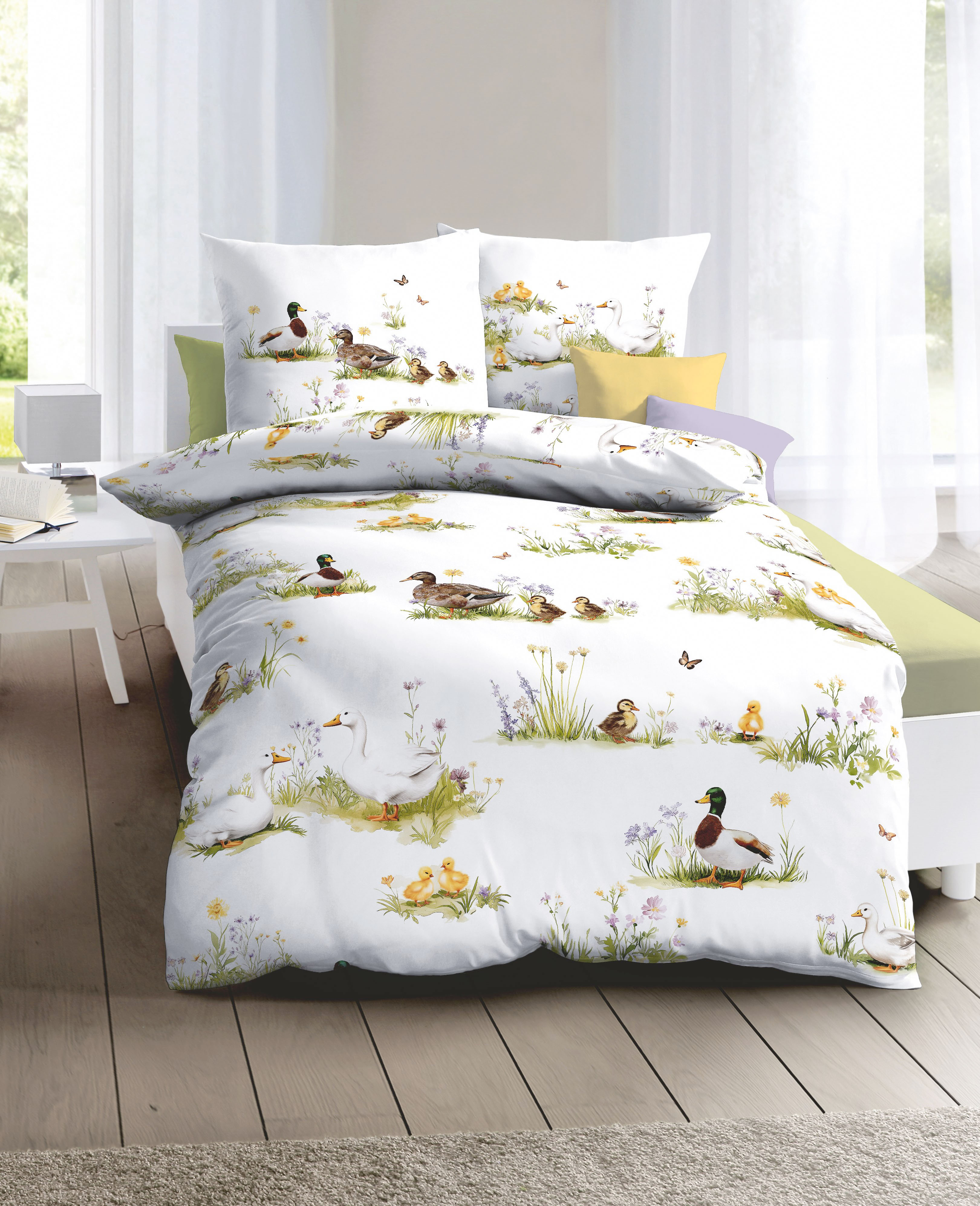 Mako Satin Bettwäsche mit Enten und Gänsen in Grün