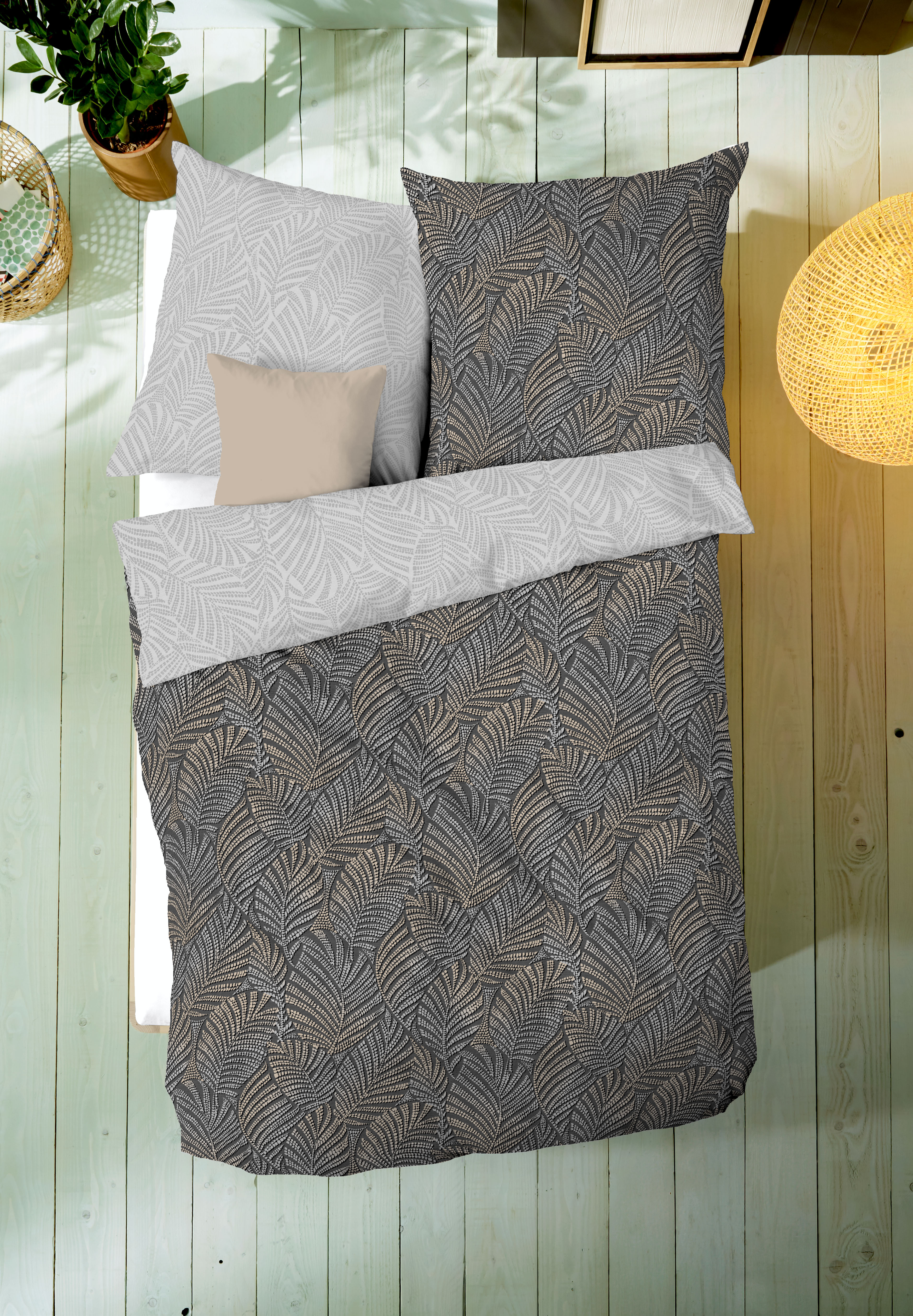 Mako Satin Bettwäsche mit floralem Muster in Grau