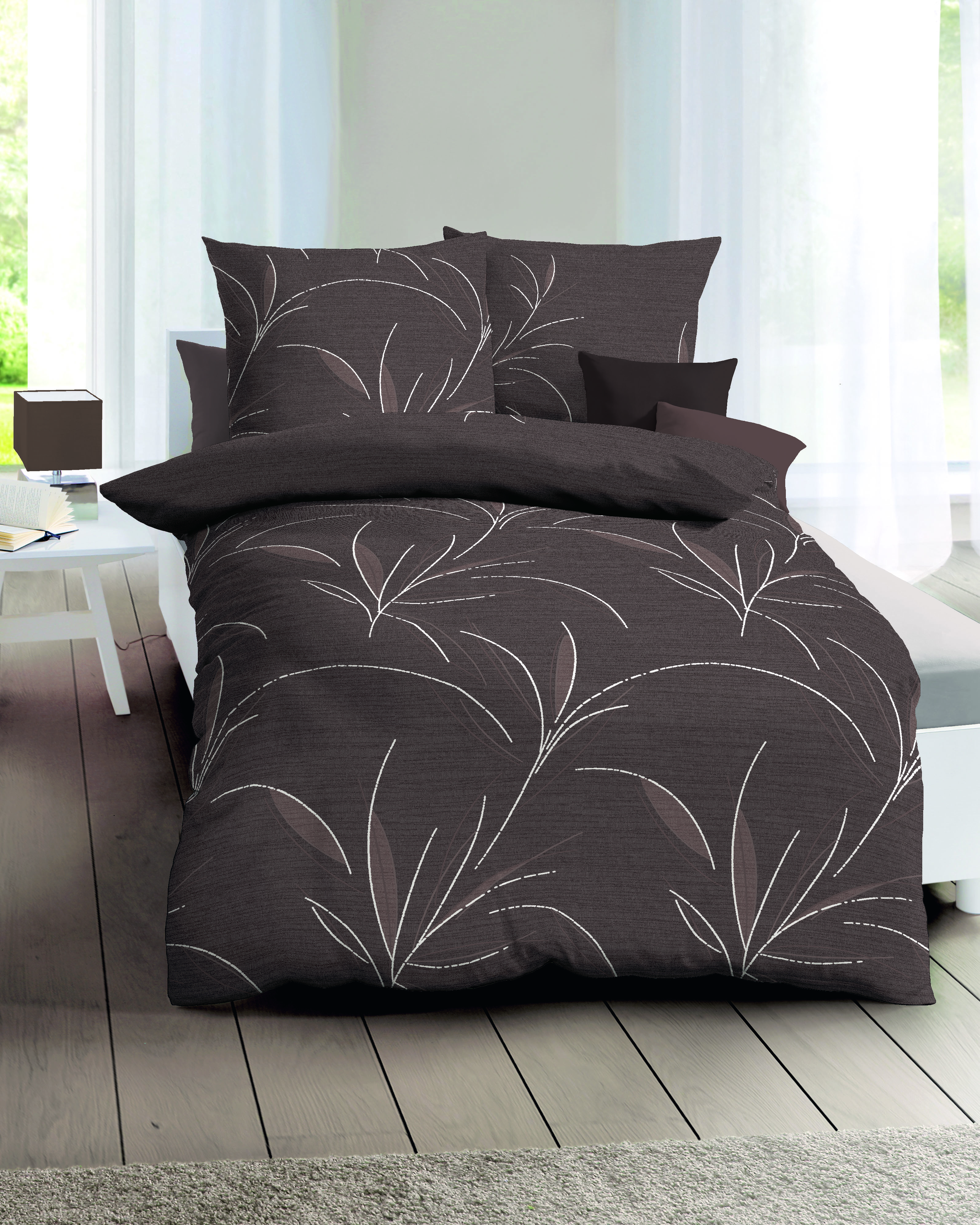 Mako Satin Bettwäsche 576 mocca-braun mit floralem Muster